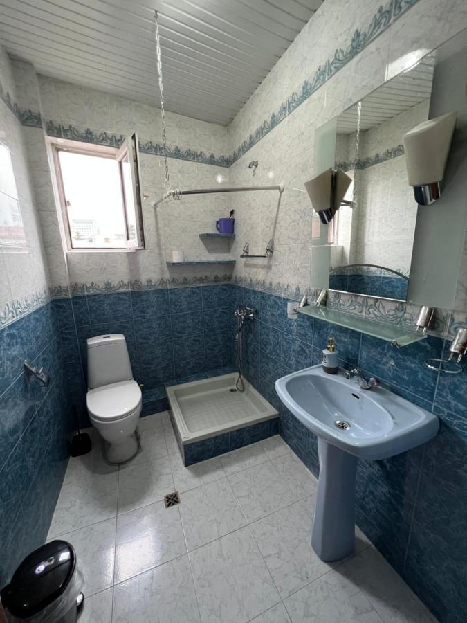 Twins Guest House Batumi Esterno foto