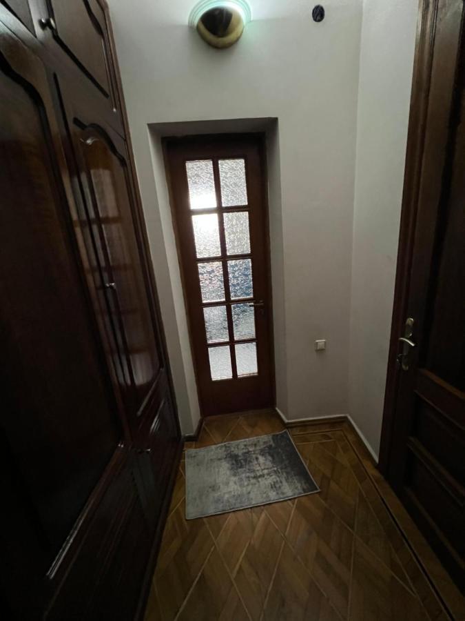 Twins Guest House Batumi Esterno foto