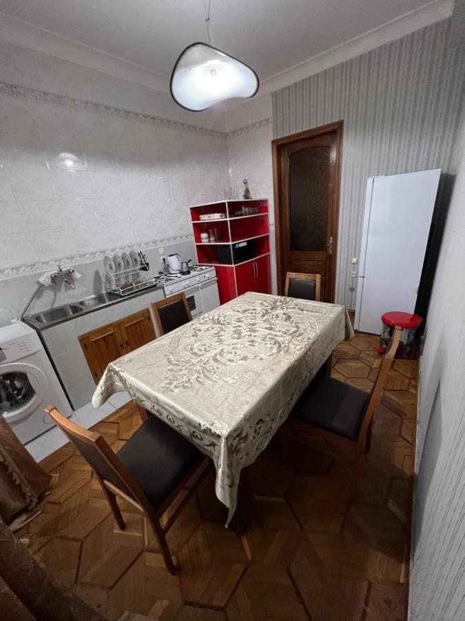 Twins Guest House Batumi Esterno foto