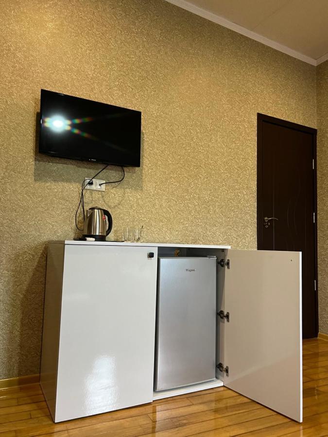 Twins Guest House Batumi Esterno foto