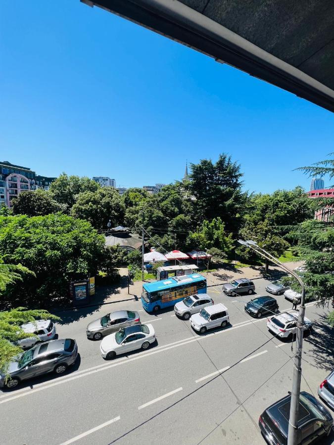 Twins Guest House Batumi Esterno foto